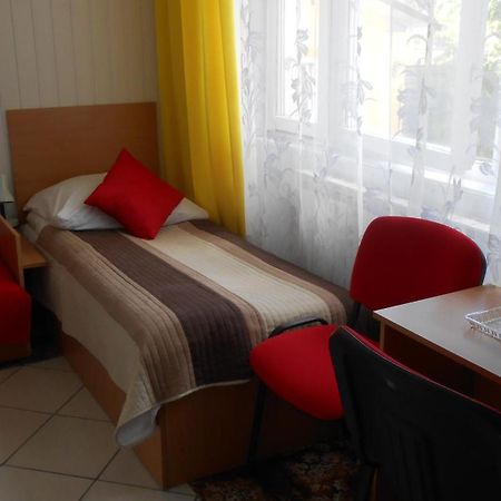 Hotel Leon Biala Podlaska Ruang foto