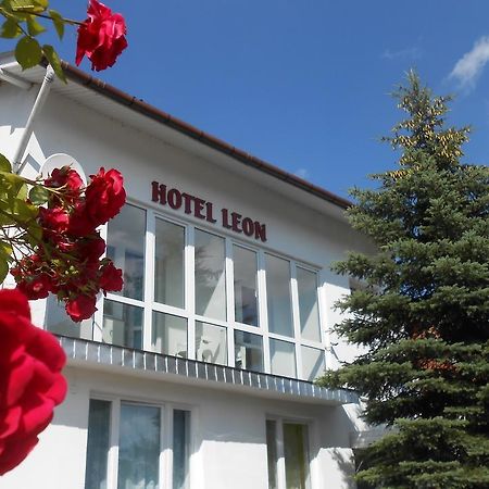 Hotel Leon Biala Podlaska Bagian luar foto