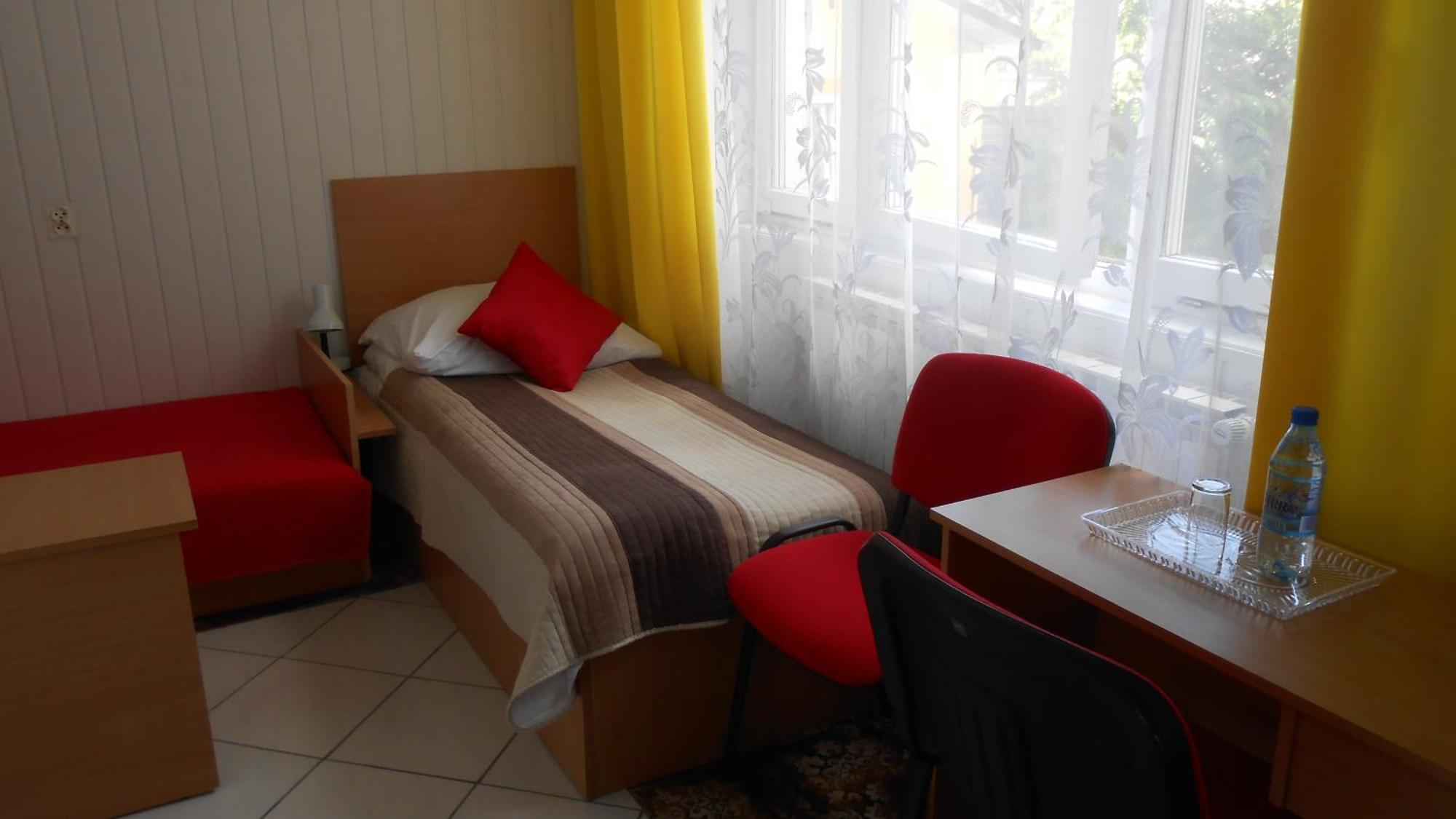 Hotel Leon Biala Podlaska Ruang foto