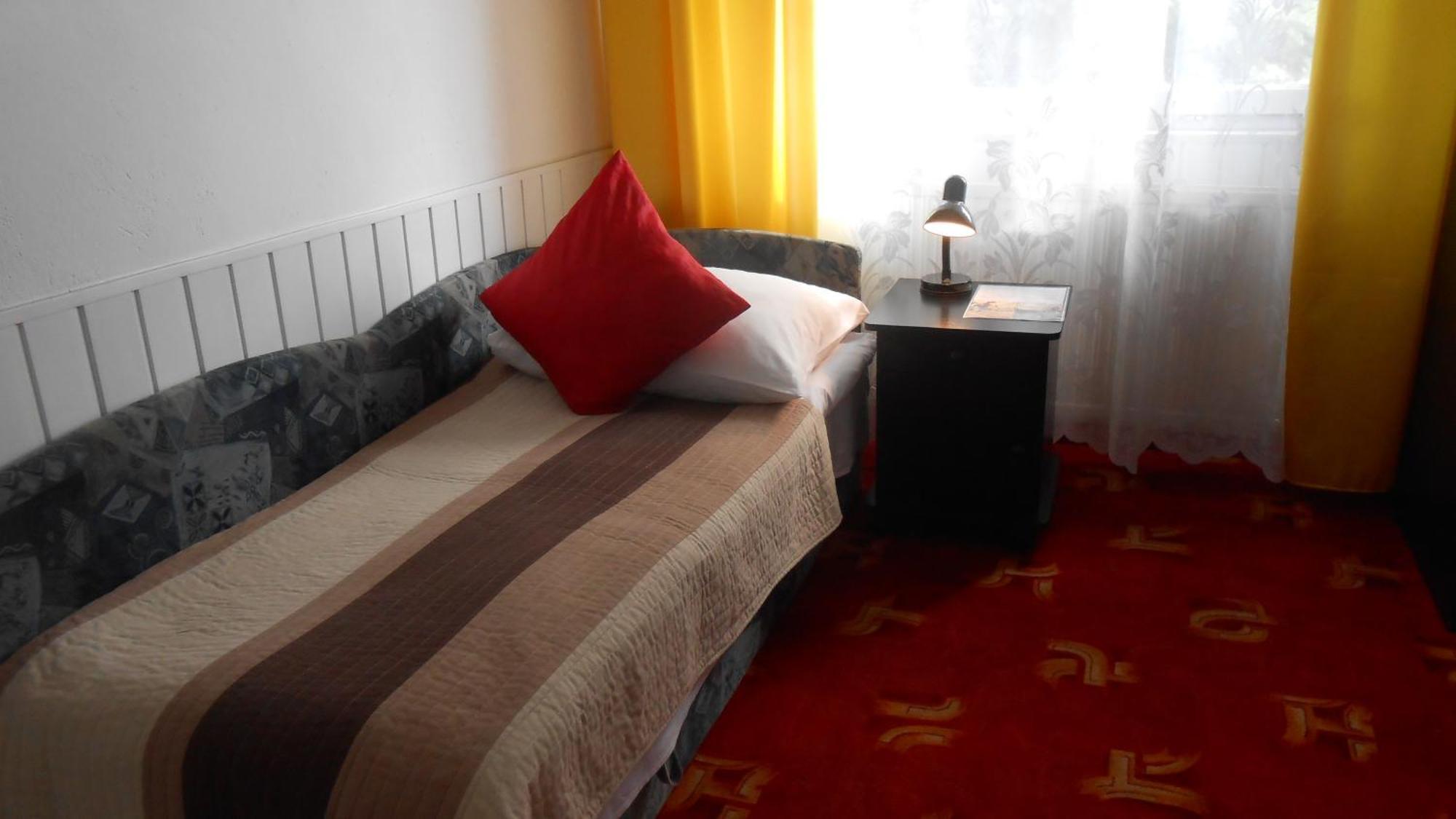Hotel Leon Biala Podlaska Ruang foto
