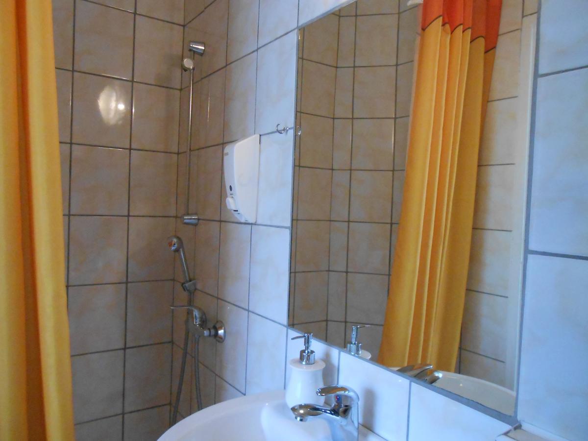 Hotel Leon Biala Podlaska Bagian luar foto