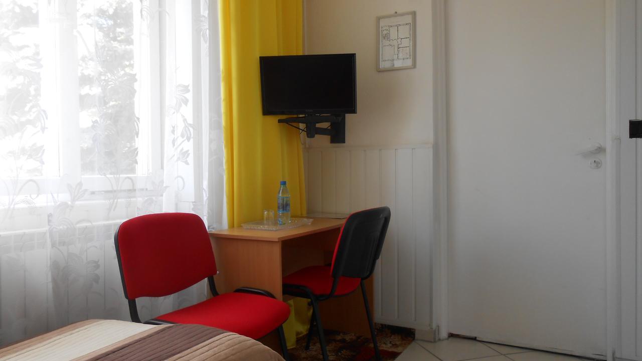 Hotel Leon Biala Podlaska Bagian luar foto