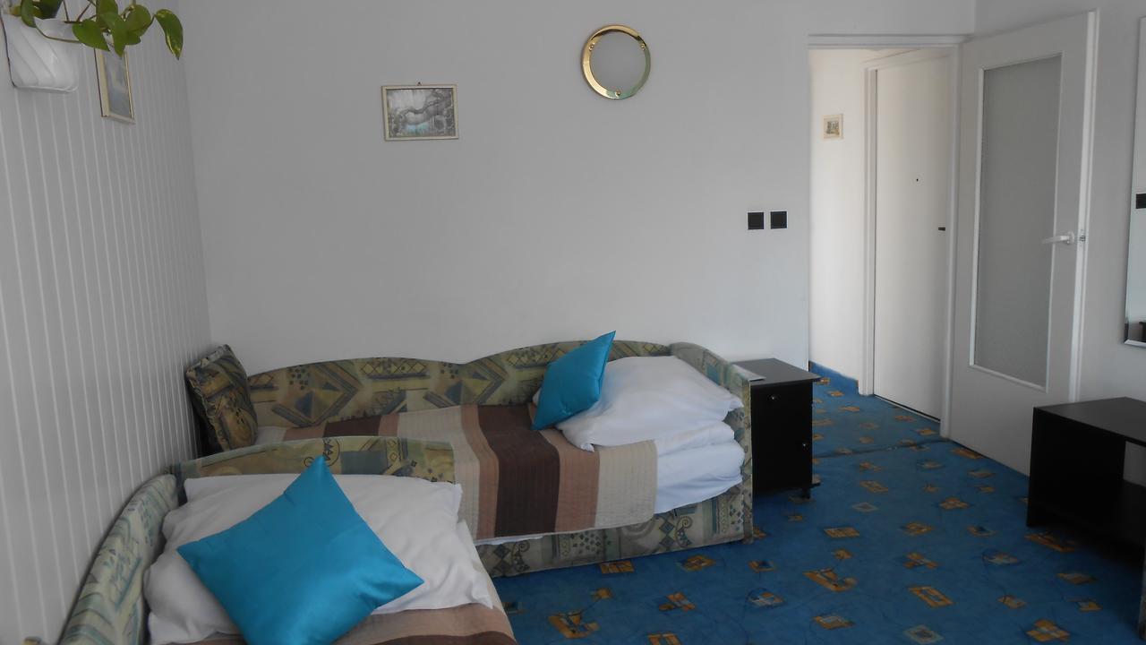 Hotel Leon Biala Podlaska Bagian luar foto